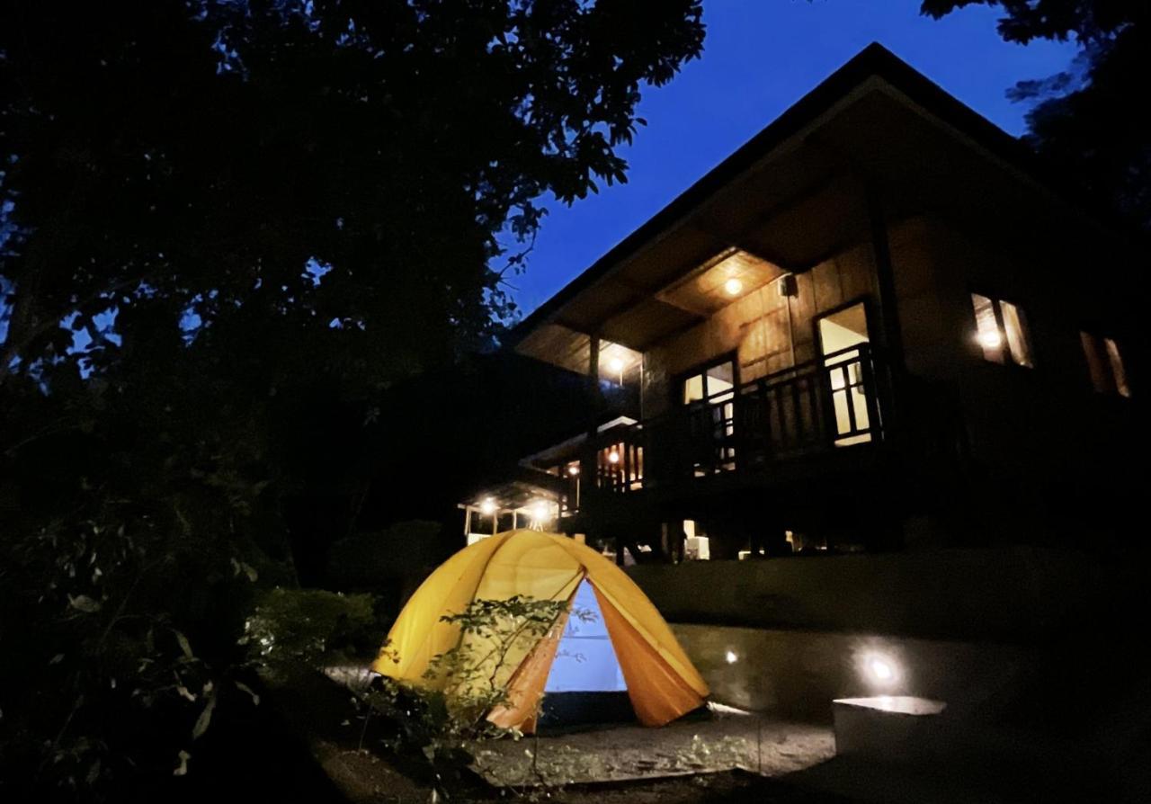 Bagac Native House With Beautiful Pool 빌라 외부 사진