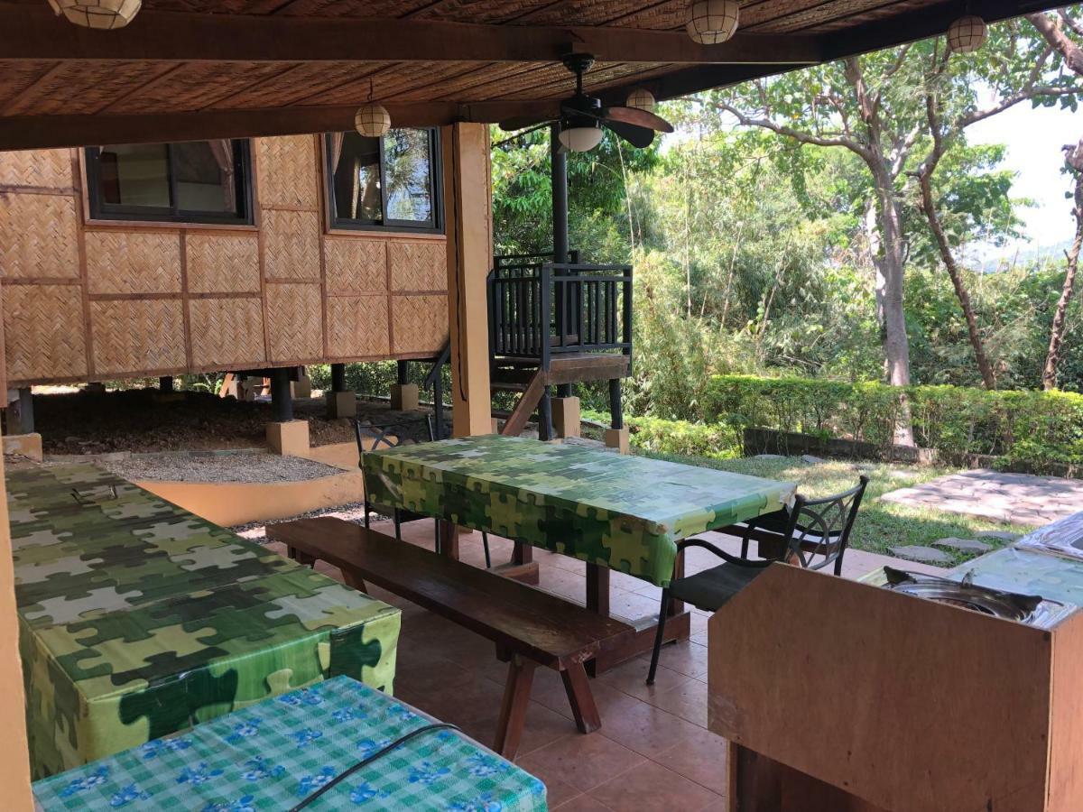 Bagac Native House With Beautiful Pool 빌라 외부 사진